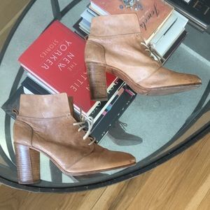 Vero Cuoio booties